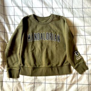 Mandalorian Star Wars, Gap, kids Sweatshirt Size Small, 6-7 excellent!